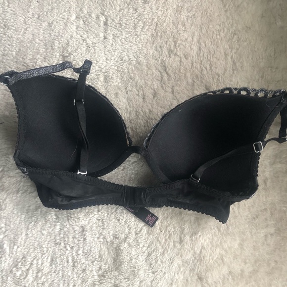 Victoria’s Secret Bra - Picture 2 of 3